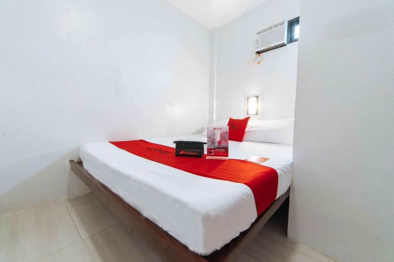 Reddoorz At San Antonio Binan Laguna Kültér fotó